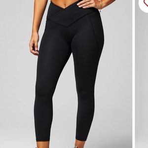 Fabletics Oasis PureLuxe HW Crossover 7/8 Legging